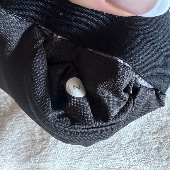 Lululemon limited edition running shorts - Picture 3 of 4